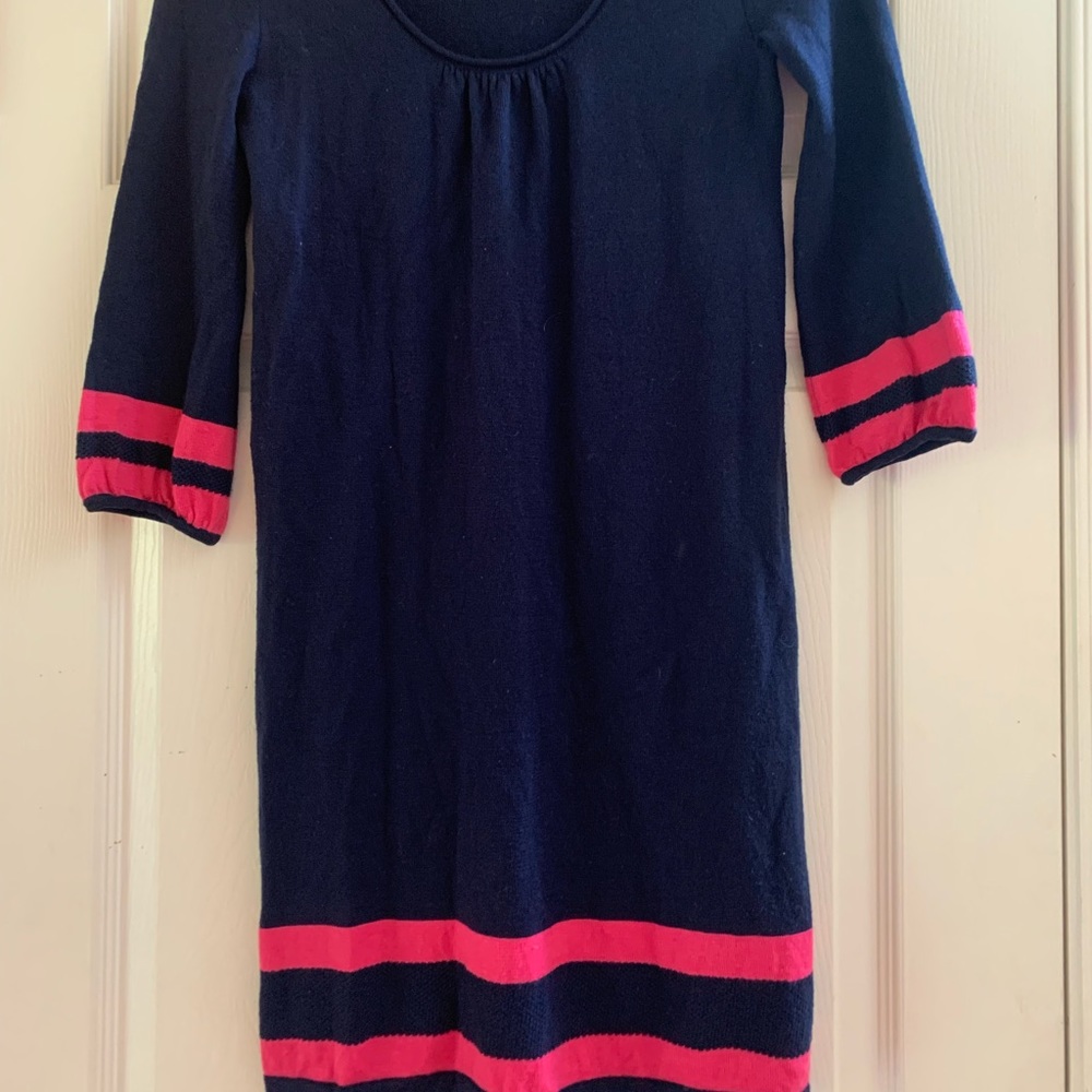 Lilly Pulitzer navy& pink sweater dress. Size xs